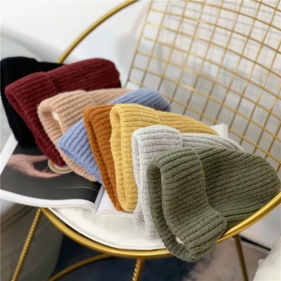 Winter Hat, Faux Fur Lined, Beanie, Touque, New | Black - Picture 4 of 4